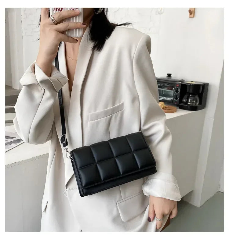 Bolsa de ombro de couro PU de grande capacidade para mulheres, impermeável, clássica, simplicidade, senso de design, bolsa tiracolo feminina, tendência da moda