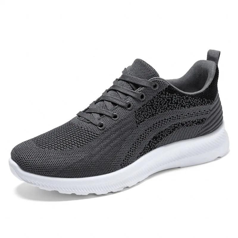 Sapatos esportivos com cordões respiráveis para homens, sapatos soltos casuais, versão coreana, tecido novo voador, primavera e outono