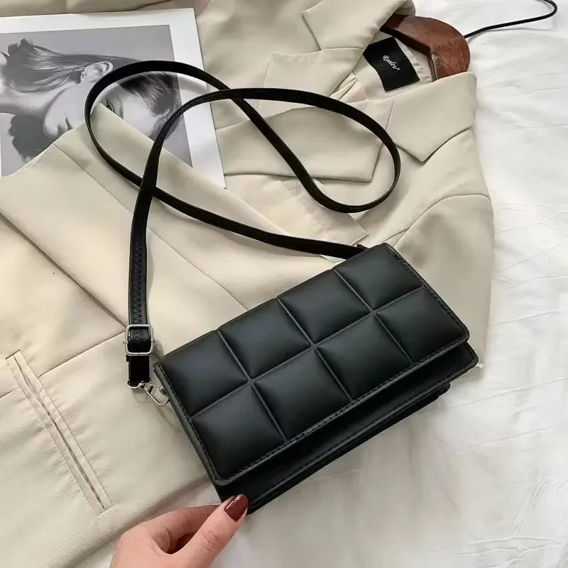 Bolsa de ombro de couro PU de grande capacidade para mulheres, impermeável, clássica, simplicidade, senso de design, bolsa tiracolo feminina, tendência da moda