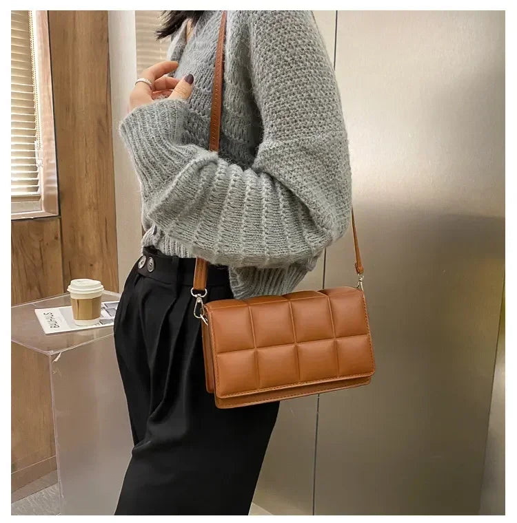 Bolsa de ombro de couro PU de grande capacidade para mulheres, impermeável, clássica, simplicidade, senso de design, bolsa tiracolo feminina, tendência da moda