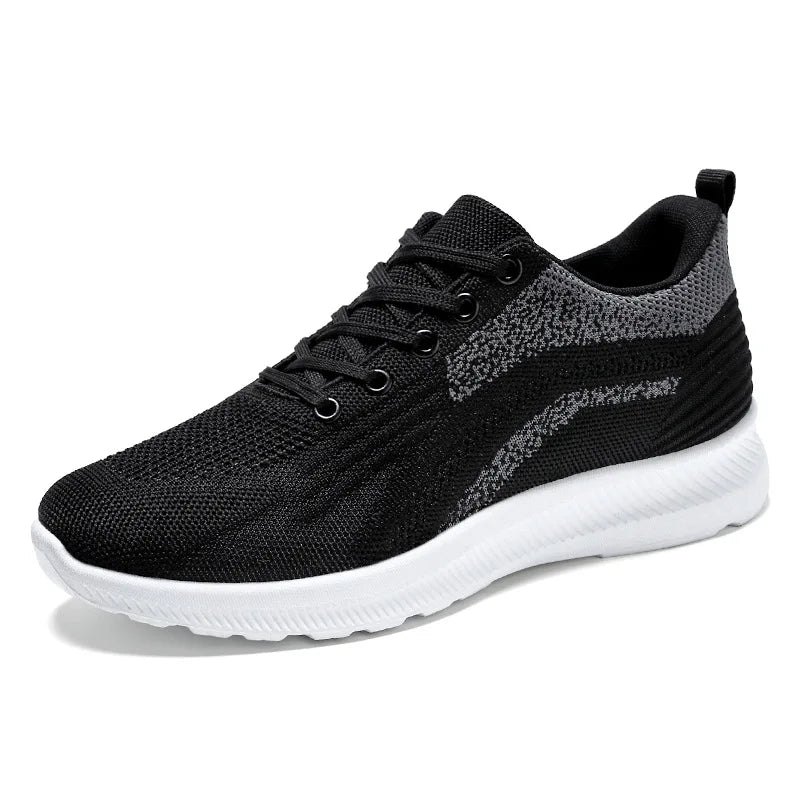 Sapatos esportivos com cordões respiráveis para homens, sapatos soltos casuais, versão coreana, tecido novo voador, primavera e outono